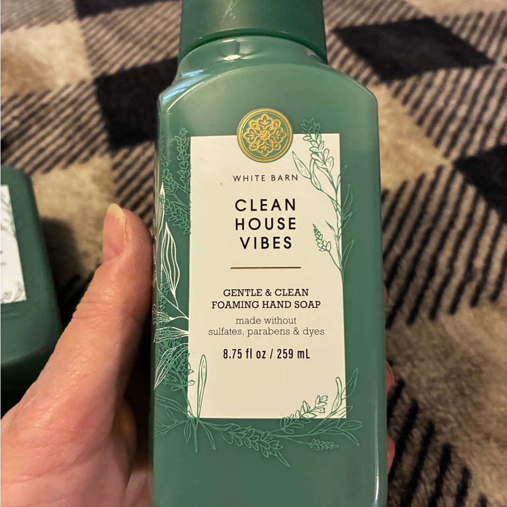 White Barn Clean House Vibes Foaming Hand Soap - Green (4) - Picture 3 of 4